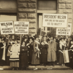 Suffragists demonstrating against Woodrow Wilson in Chicago, 1916